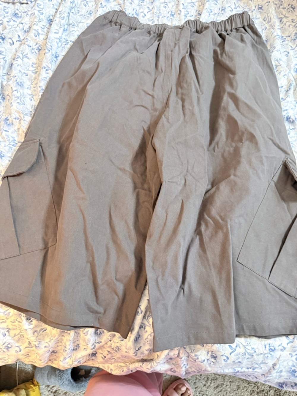 NWT Fashion Nova Women's Cargo Shorts in Army Grey - Picture 5 of 8